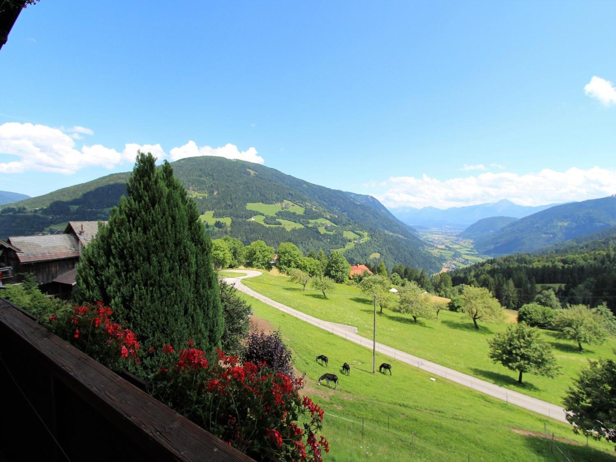 Cozy Apartment In Afritz Am See Near Gerlitzen Ski Area ภายนอก รูปภาพ