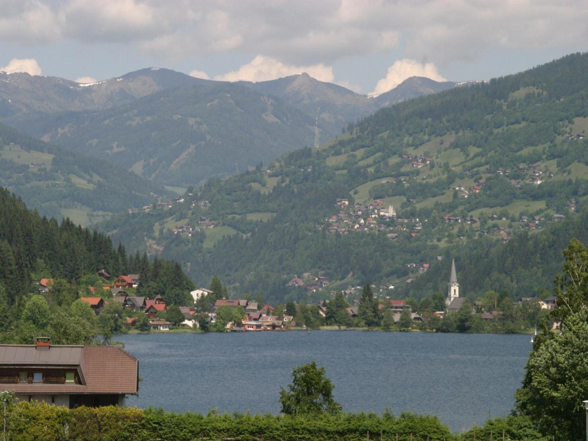 Cozy Apartment In Afritz Am See Near Gerlitzen Ski Area ภายนอก รูปภาพ
