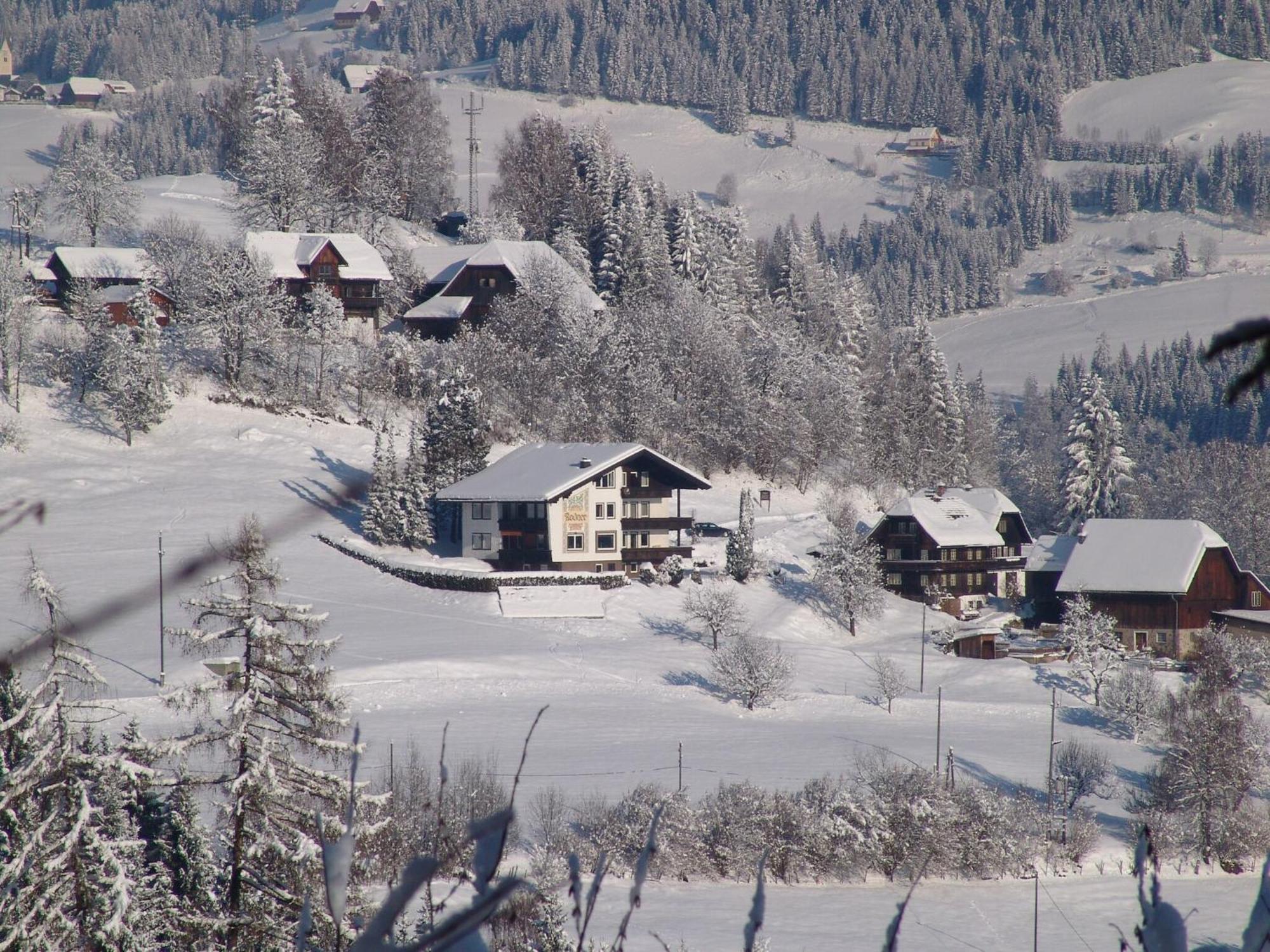 Cozy Apartment In Afritz Am See Near Gerlitzen Ski Area ภายนอก รูปภาพ